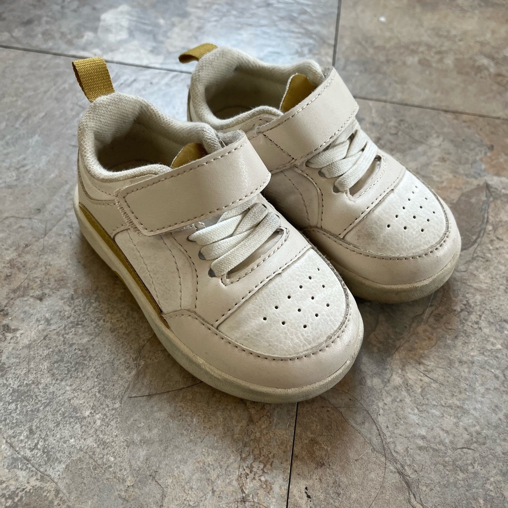 Zara Toddler Sneakers 5.5